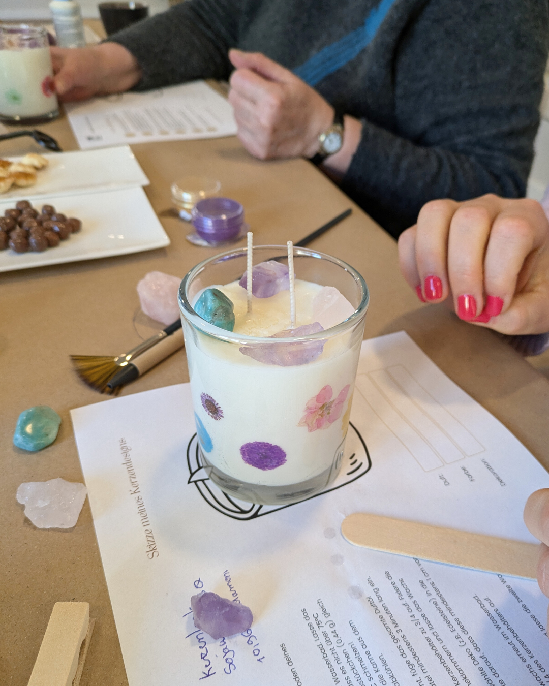 Kerze mit Kristallen selber machen Berlin