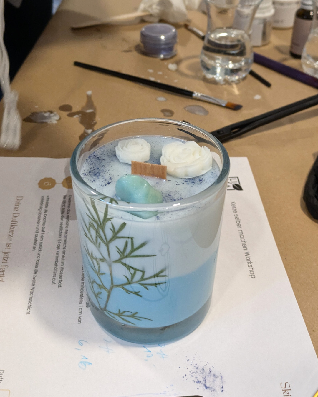 Duftkerze mit Blumen und Kristallen selber machen in Berlin