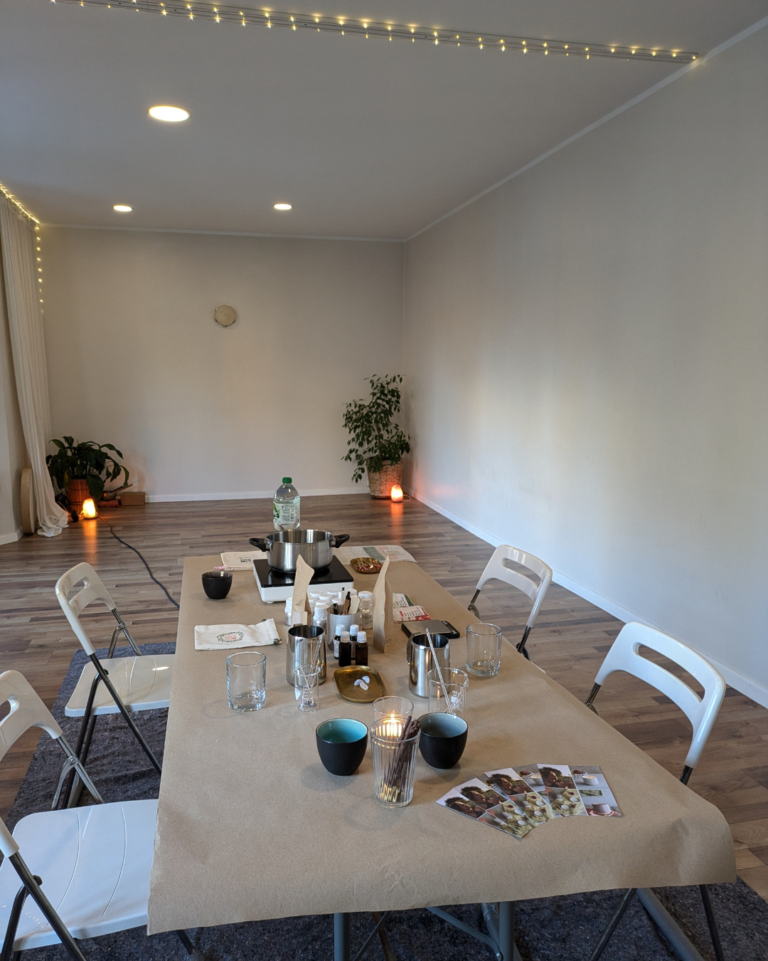 
                  
                    Duftkerzen Workshop in Berlin Hermsdorf
                  
                