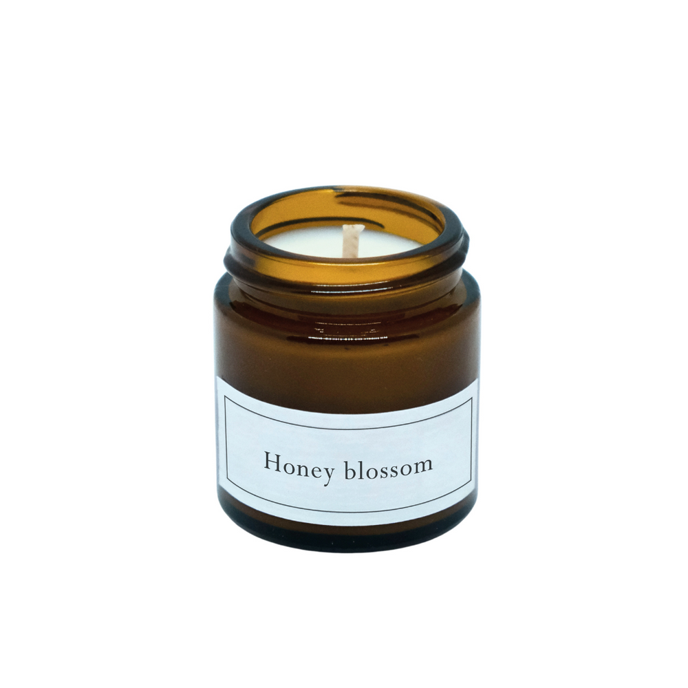 
                  
                    Kleine Duftkerze Honey blossom
                  
                