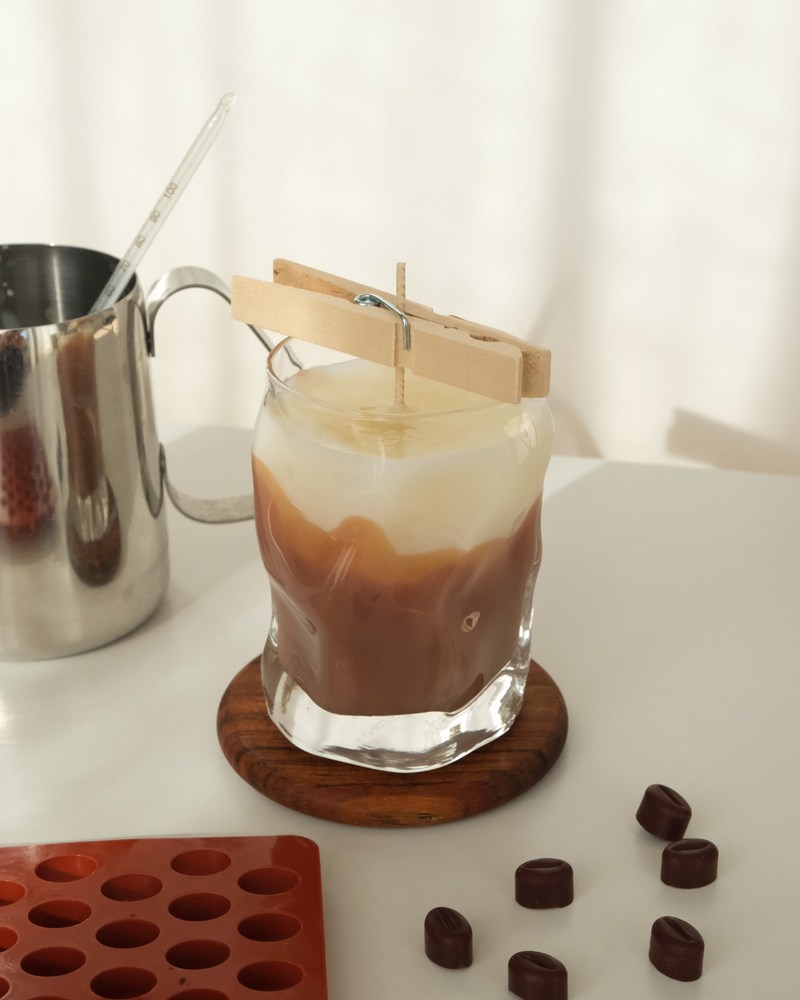 
                  
                    Kerzenworkshop Berlin Kaffee Duftkerze selber machen
                  
                